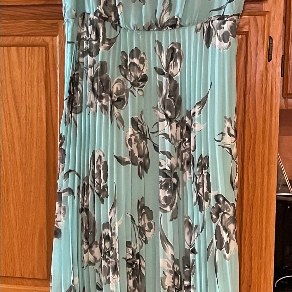 Floral Pleated Maxi Dress in Teal and Gray